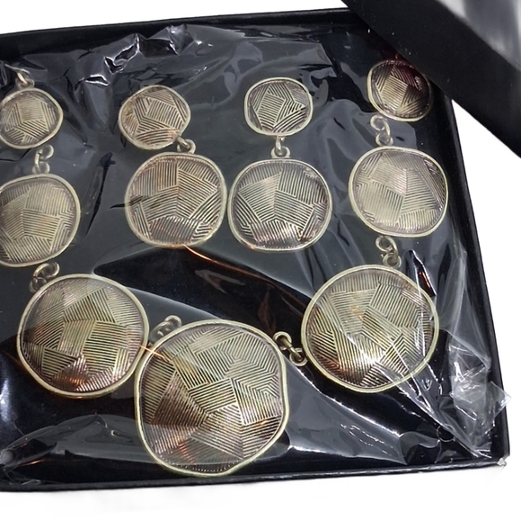 Vintage Avon Etched Geometric Necklace and Earring Set - Picture 4 of 5